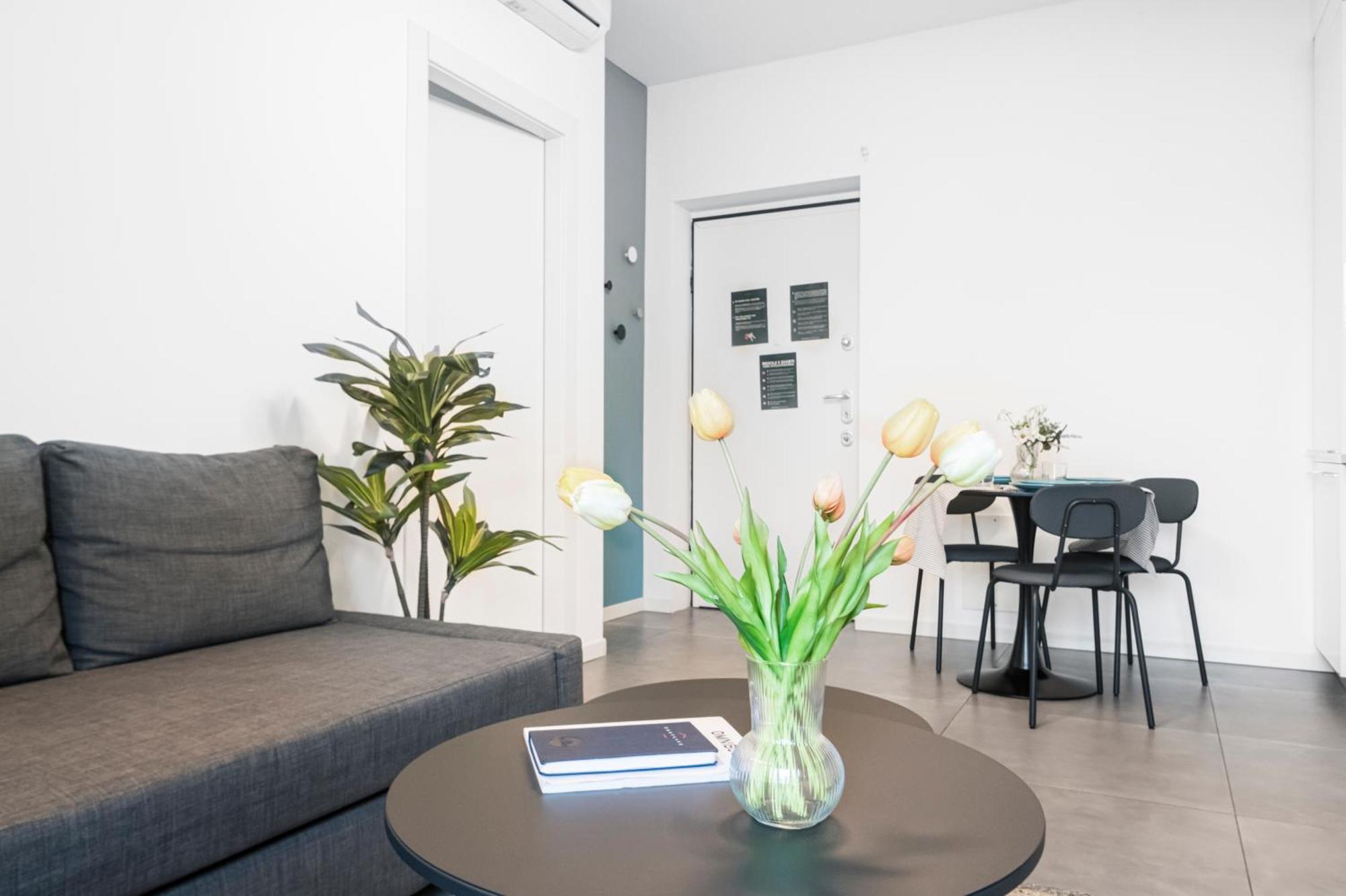 Beautiful Flat Fully Furnished In P.Ta Romana Milan Exterior photo